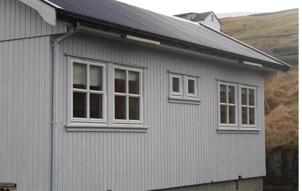ホテル Kristjanshavn Miðvágur エクステリア 写真